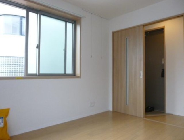 居室・リビング　明るいお部屋です