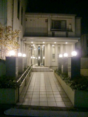 エントランス　エントランス 夜