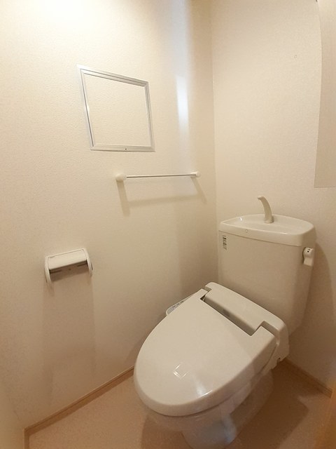ヴェル ドゥーラ VIのトイレ写真