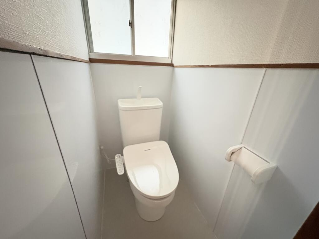 友井1丁目ガレージ付き貸家のトイレ写真