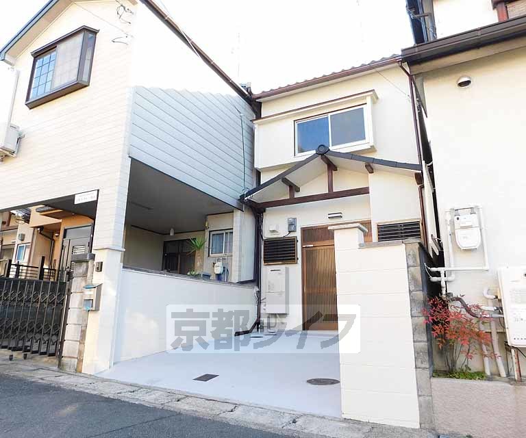 イースト醍醐外山 23番館の外観写真