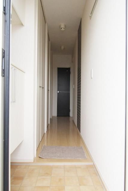 スカイヒル横濱六ッ川B棟の玄関写真