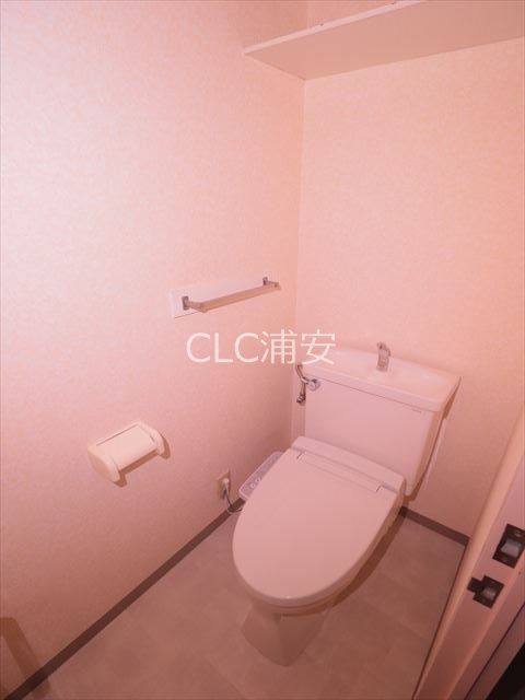 ＪＲ京葉線 舞浜駅 徒歩20分 4階建 築36年のトイレ写真