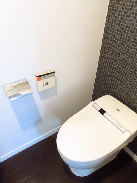ＪＲ山手線 恵比寿駅 徒歩8分 6階建 築23年のトイレ写真