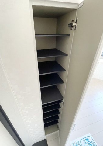 収納　シューズボックス