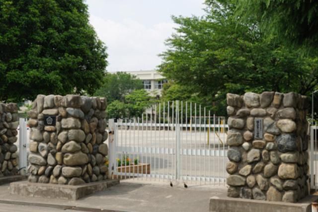 小学校　国立市立国立第二小学校（小学校）まで882m