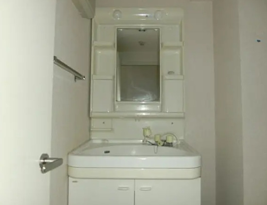 洗面設備　別部屋の画像を使用しております。