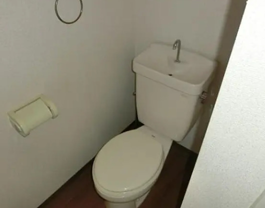 トイレ　別部屋の画像を使用しております。