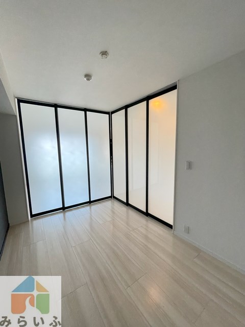 居室・リビング　参考写真※402号室の写真です。