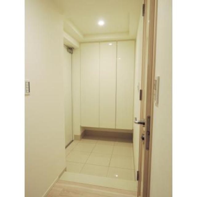 玄関　※写真は同タイプ住戸です。