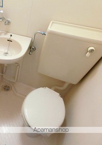 京王線 府中駅 徒歩8分 5階建 築33年のトイレ写真