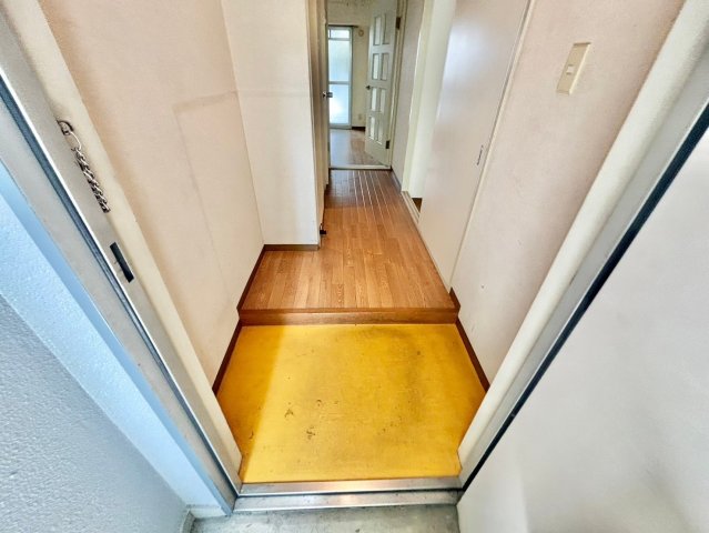 エトワールヴィル-R八尾末広町の玄関写真