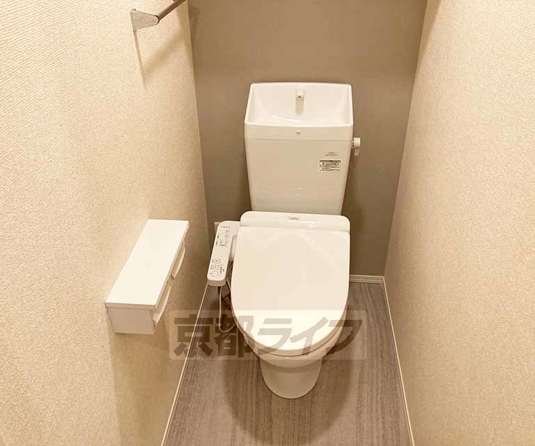 トイレ　ウォシュレット付きです・