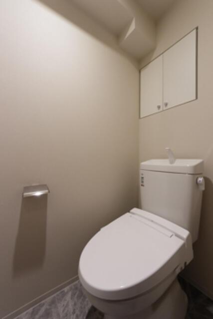 トイレ　※写真は同タイプ住戸です。