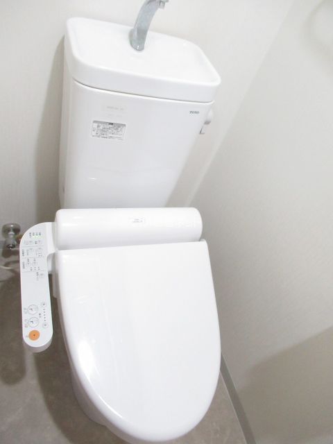 Y z Lucaoのトイレ写真