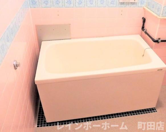 バス・シャワールーム　コンパクトで使いやすいお風呂です 建物外観を気になさる方へ、