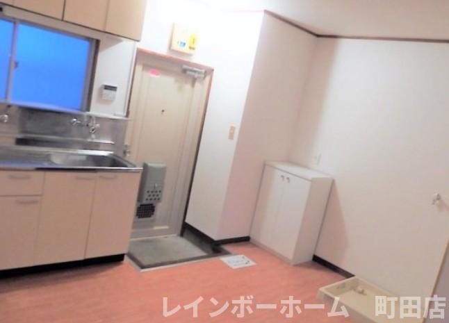 玄関　収納もある玄関です 建物外観を気になさる方へ、見た目の良い物