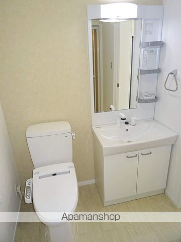 富山地鉄富山市内線 中町駅 徒歩6分 6階建 築47年のトイレ写真