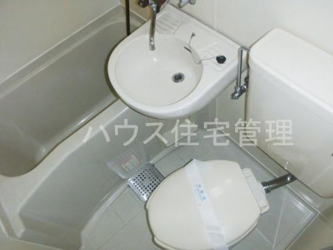 阪急京都線 富田駅 徒歩10分 2階建 築38年の風呂写真