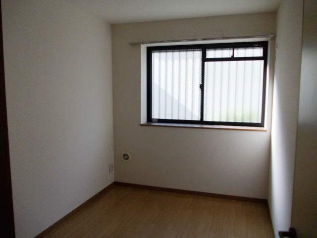 グランクオーレII番館の居間写真