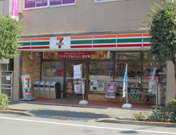 コンビニ　セブンイレブン 市谷柳町店（コンビニ）まで510m