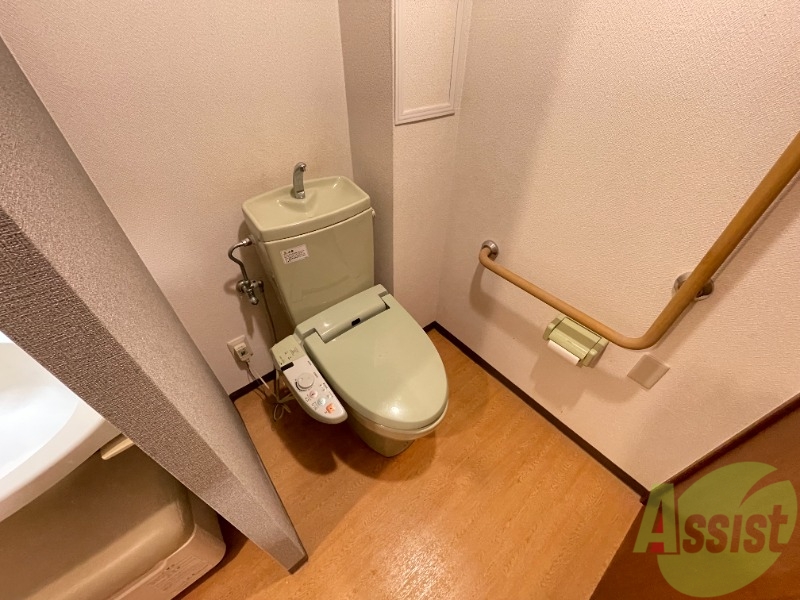 トイレ　広めのトイレです。