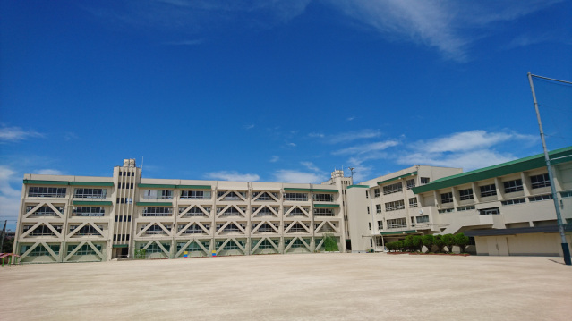 小学校　茨木市立中津小学校（小学校）まで509m