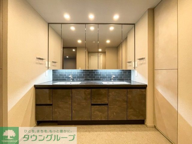 洗面設備　※写真は同タイプ住戸です。