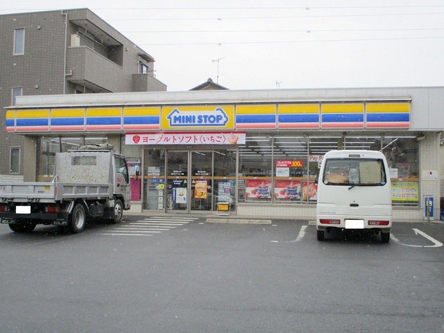 コンビニ　ミニストップ（コンビニ）まで1549m