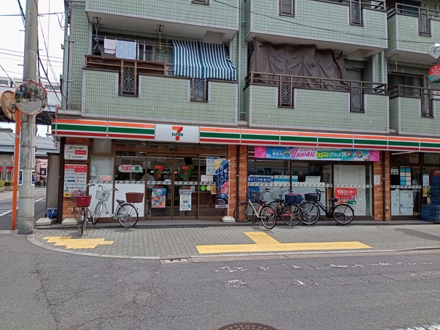コンビニ　セブンイレブン葛飾青戸3丁目店（コンビニ）まで1002m