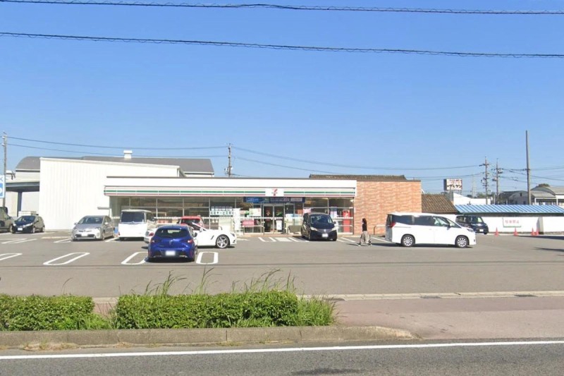 コンビニ　セブンイレブン 半田板山町店（コンビニ）まで926m
