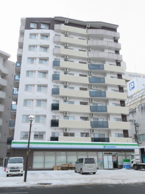 スペチアーレ麻生の建物外観