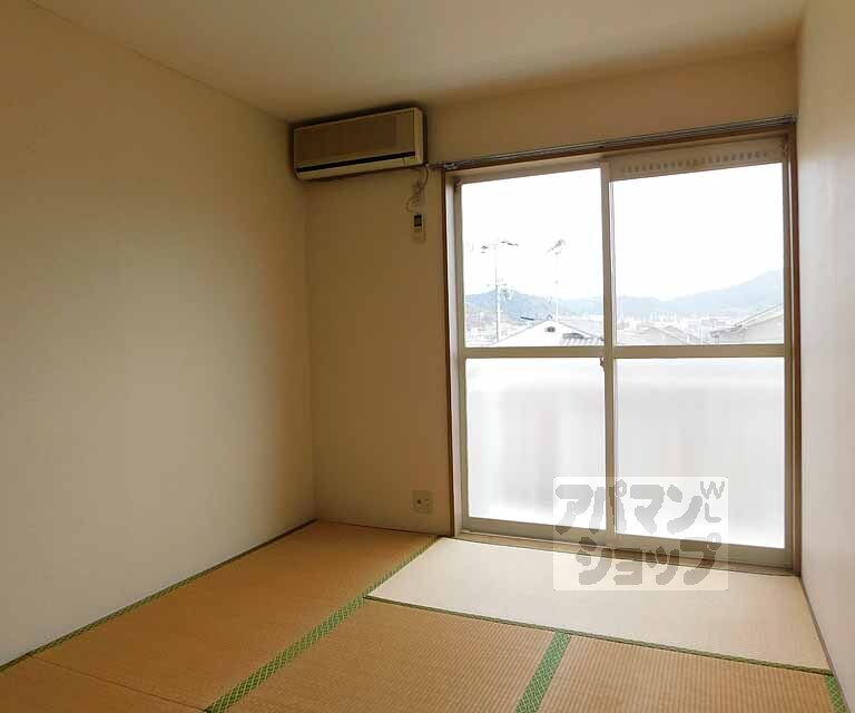 居室・リビング　落ち着く和室です