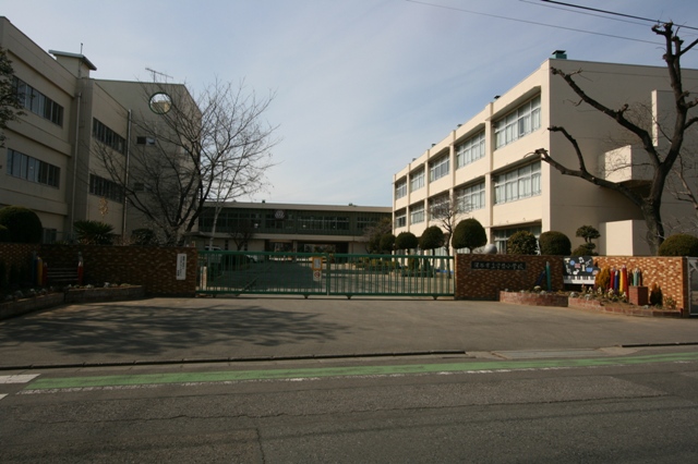 小学校　常盤小学校（小学校）まで555m
