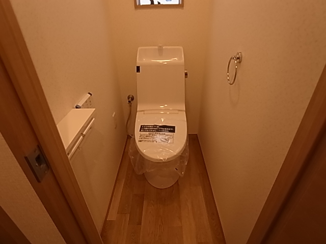 トイレ　温水洗浄便座