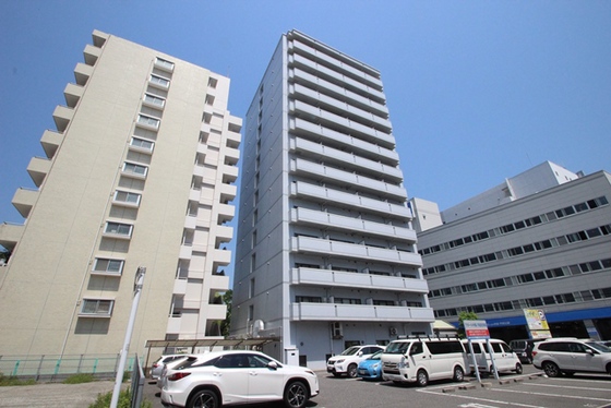 広島市中区中島町のマンションの建物外観