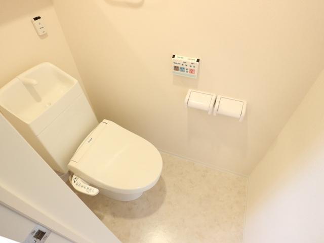 【奈良市中山町のアパートのトイレ】