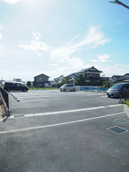 【出雲市大社町北荒木のアパートの駐車場】