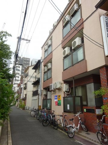 アパートメント大阪谷町の建物外観