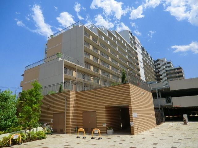 足立区西新井栄町のマンションの建物外観