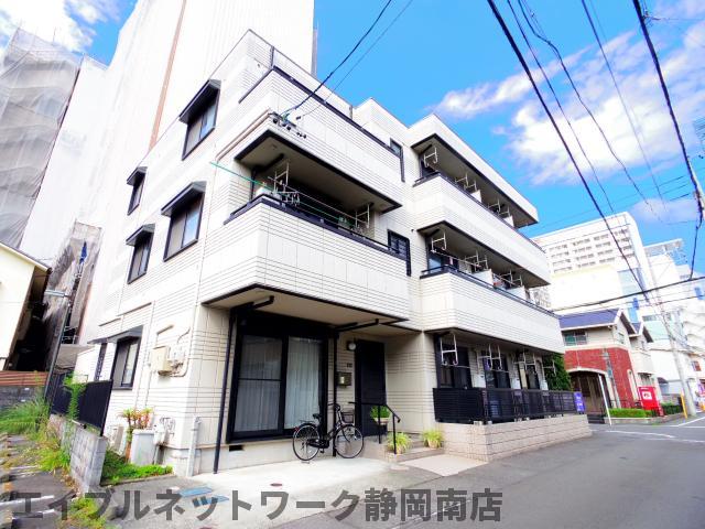 【静岡市駿河区稲川のマンションの建物外観】