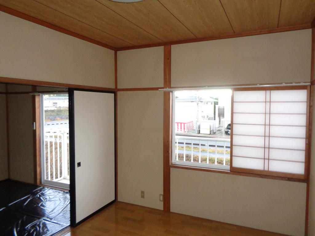 山形市 2階建 築38年の居間写真