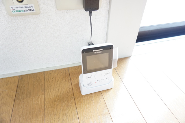 セキュリティ　来客時も安心のＴＶモニタ付インターホンです☆