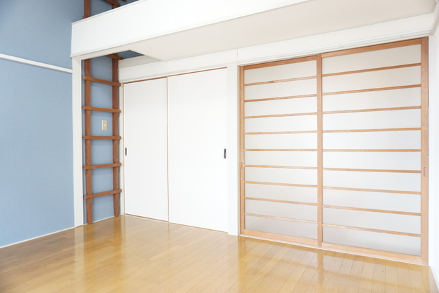 居室・リビング　７帖の洋室です☆