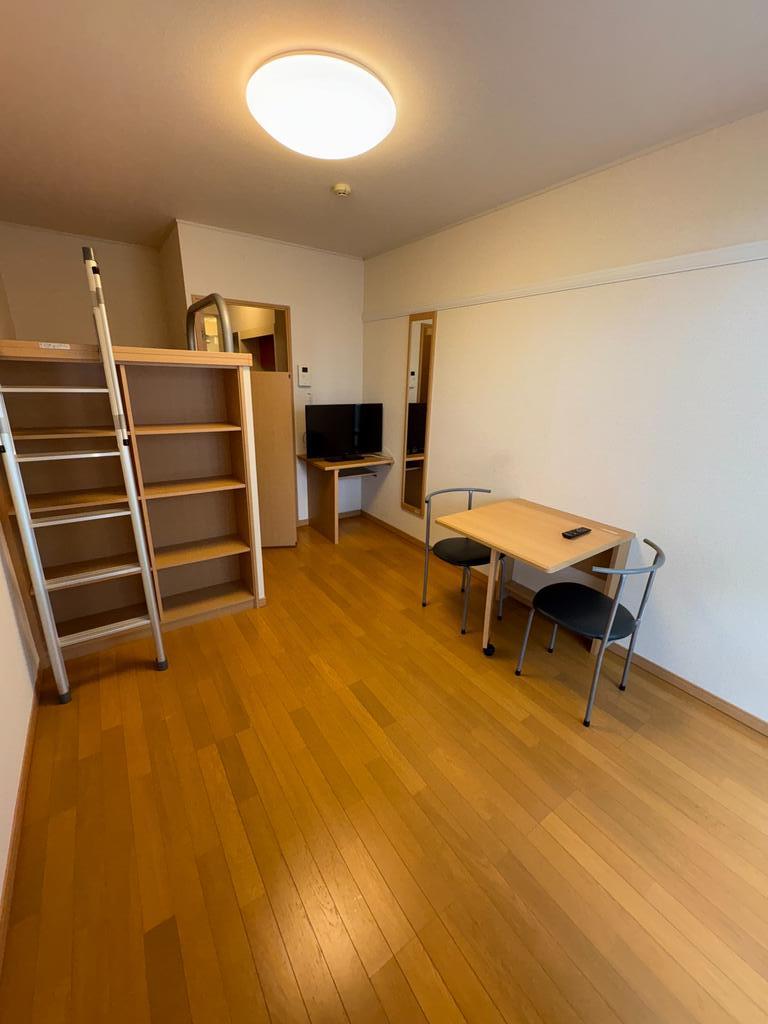 居室・リビング　家具・家電付き