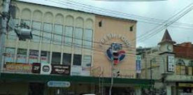 スーパー　ゆりストア百合丘本店（スーパー）まで657m