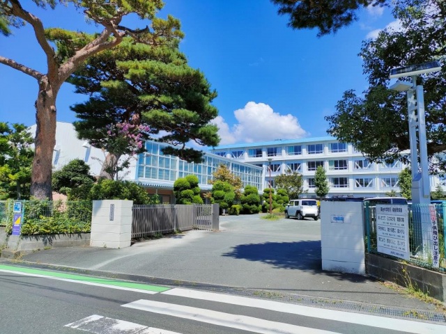 小学校　浜松市立城北小学校（小学校）まで582m