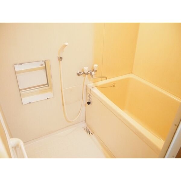 バス・シャワールーム　１日の疲れを癒しましょう