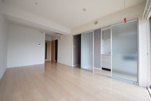 その他部屋・スペース　★10帖の洋室・開放的な広さです★