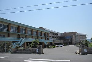 中学校　南あわじ市立三原中学校（中学校）まで1557m